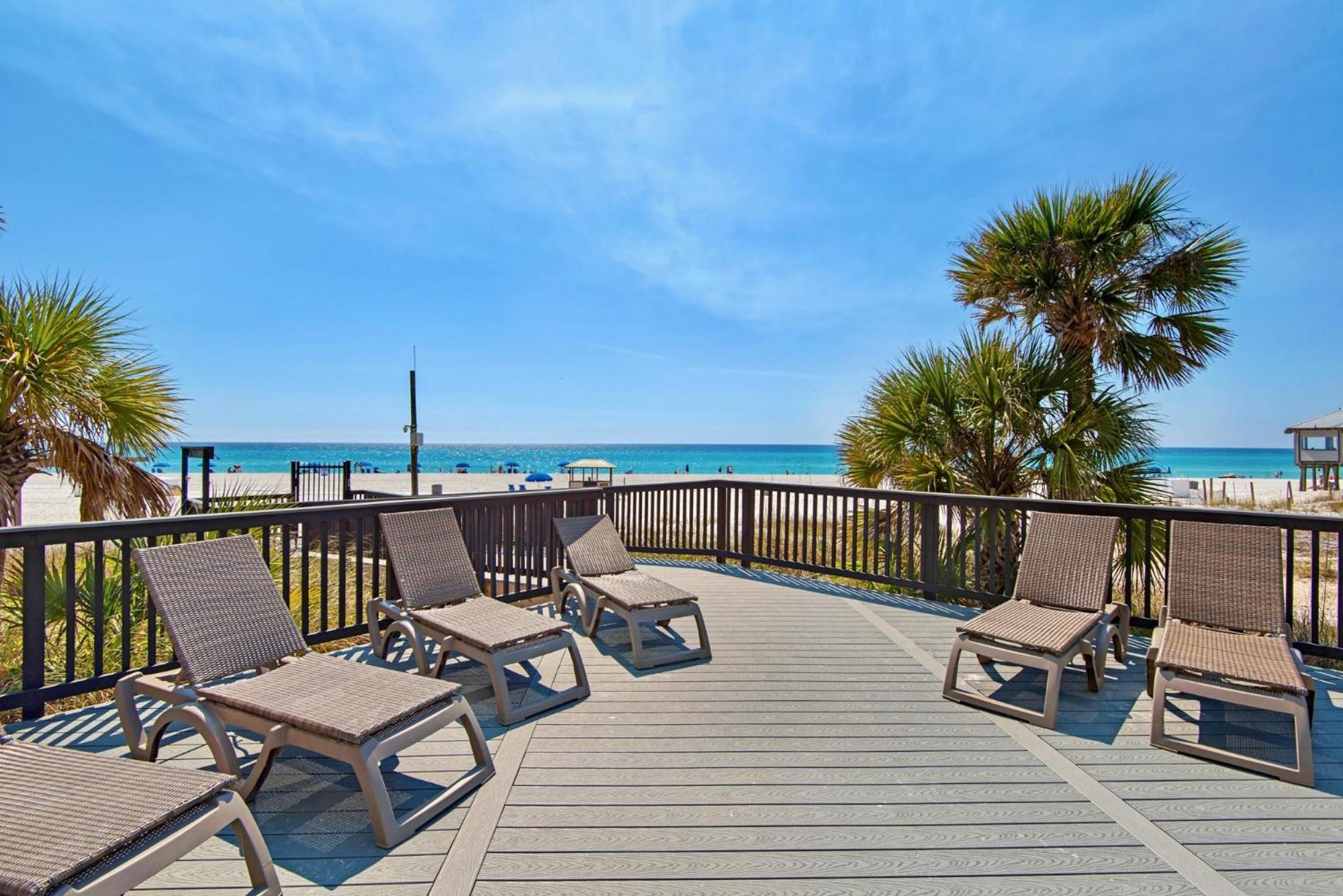 Newly Completely Renovated At Sunbird Resort! Free Chair And Umbrella Service! By Dolce Getaways! Apartment *